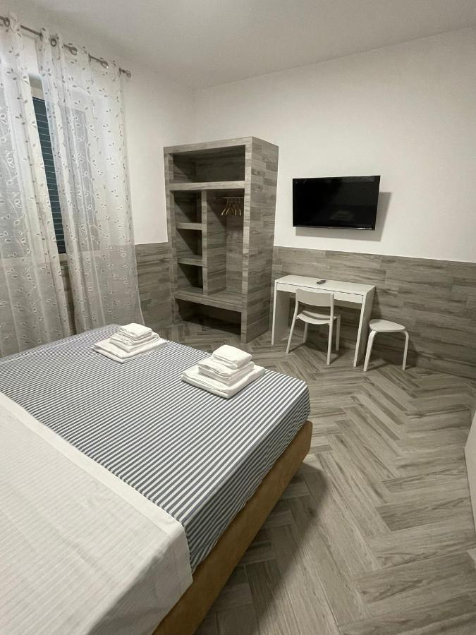 Holiday Rooms Rho Dış mekan fotoğraf